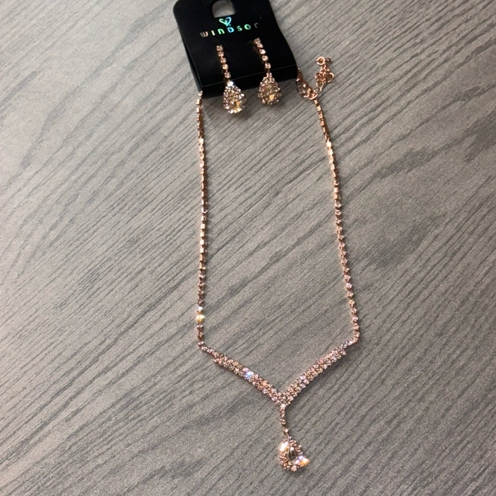 NEW Windsor Jewelry Set